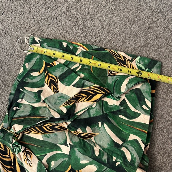 Farm Rio Shorts - Women’s Medium - Picture 6 of 7